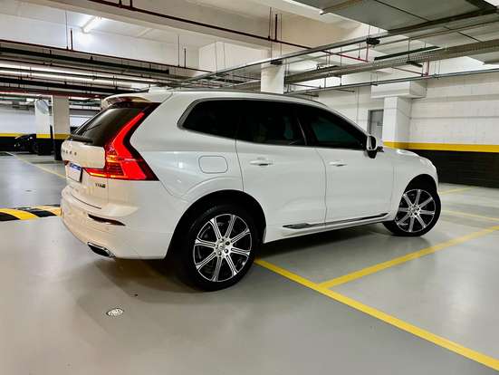 VOLVO-XC60-2019