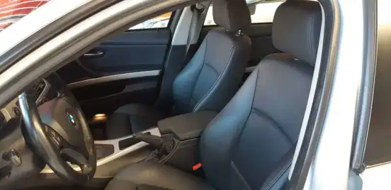 BMW-320i-2009