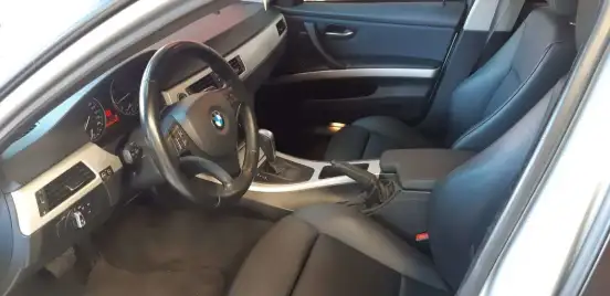 BMW-320i-2009