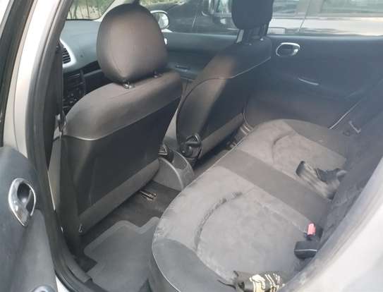 PEUGEOT-207-2009
