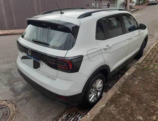 VOLKSWAGEN-T-CROSS-2019