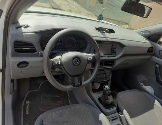 VOLKSWAGEN-T-CROSS-2019
