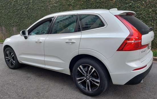 VOLVO-XC60-2019