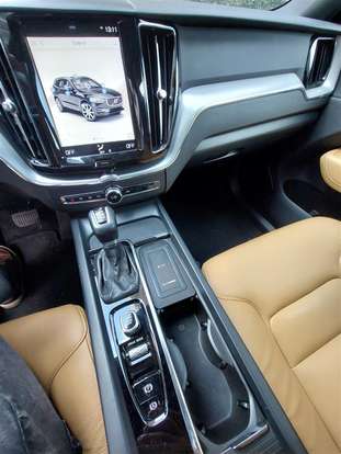 VOLVO-XC60-2019