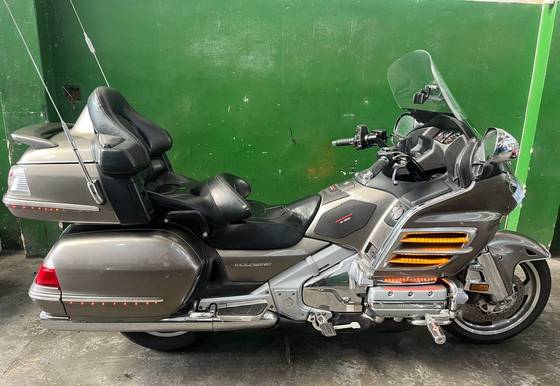 HONDA GL 1800 GOLD WING 