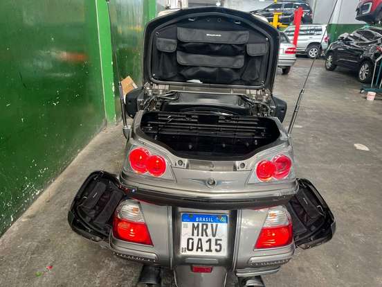 HONDA-GL 1800 GOLD WING HONDA-GL 1800 GOLD WING-2005