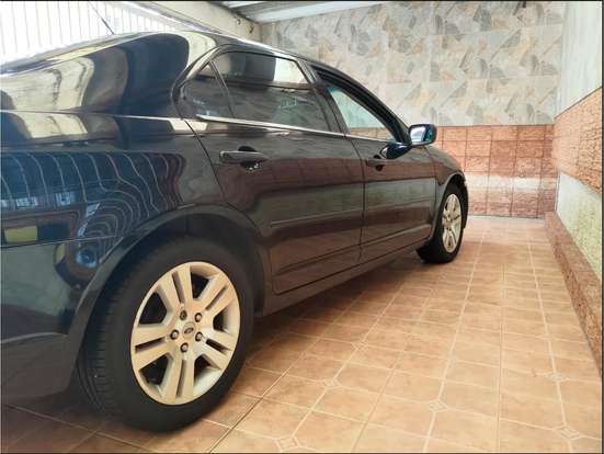 FORD-FUSION-2007