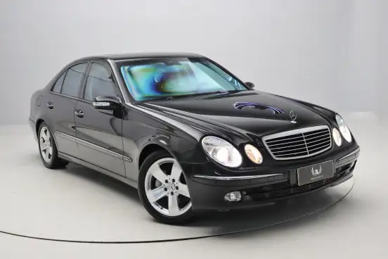 MERCEDES-BENZ-E 500-5.0 AVANTGARDE V8 GASOLINA 4P AUTOMÁTICO MERCEDES-BENZ-E 500-2002