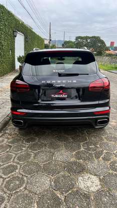 PORSCHE-CAYENNE-2017