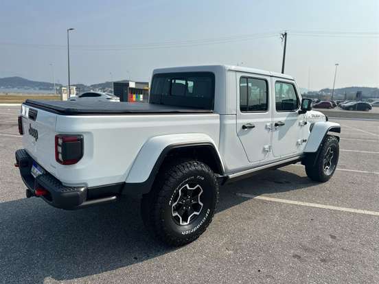 JEEP-GLADIATOR-2022