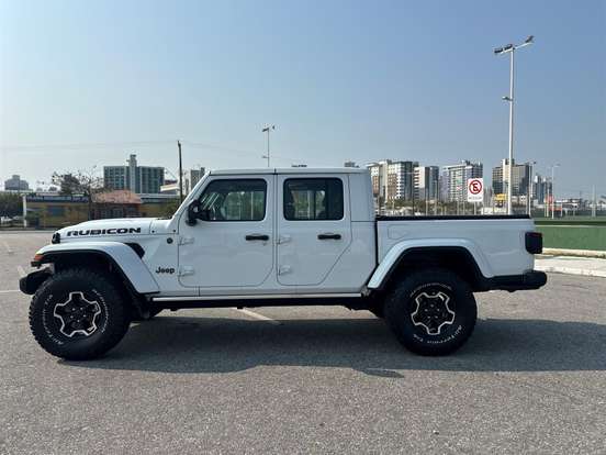JEEP-GLADIATOR-2022