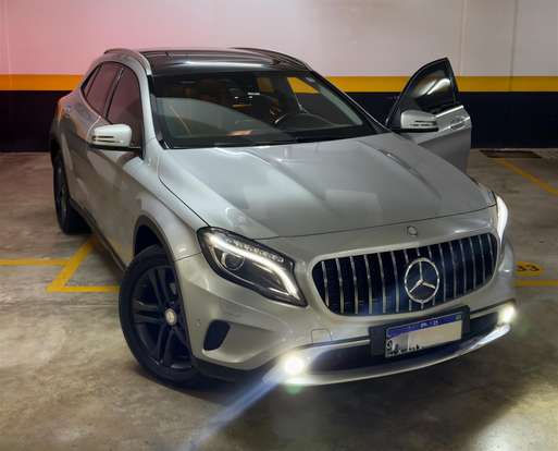 MERCEDES-BENZ-GLA 200-2017