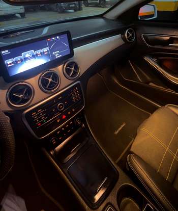 MERCEDES-BENZ-GLA 200-2017