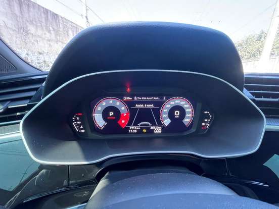AUDI-Q3-2023