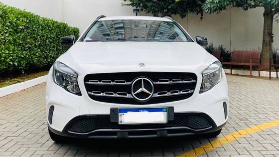 MERCEDES-BENZ GLA 200 1.6 CGI FLEX STYLE 7G-DCT