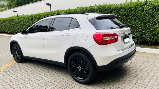 MERCEDES-BENZ-GLA 200-2018