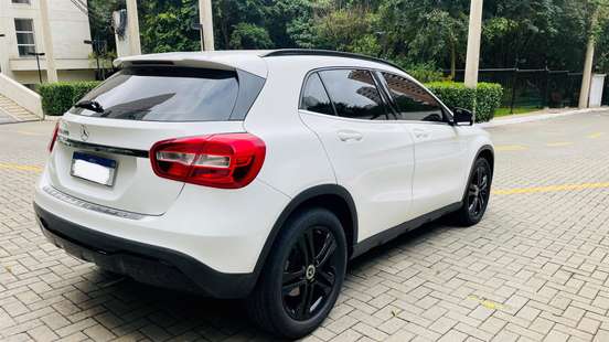 MERCEDES-BENZ-GLA 200-2018