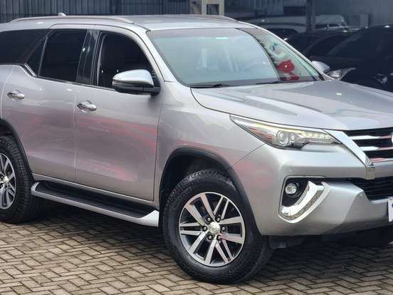 TOYOTA-HILUX SW4-2.8 SRX 4X4 16V TURBO INTERCOOLER DIESEL 4P AUTOMÁTICO TOYOTA-HILUX SW4-2019