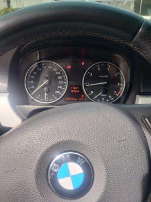 BMW-318i-2012