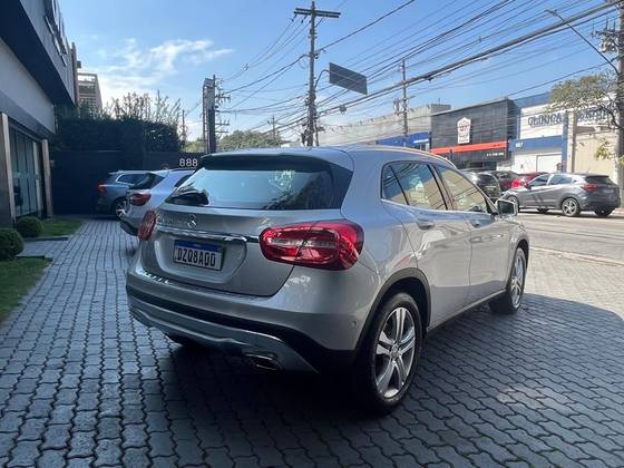 Mercedes-Benz GLA 200 1.6 CGI Advance 16V Turbo Flex 4P Automático
