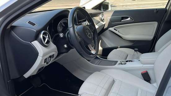 MERCEDES-BENZ-GLA 200-2016