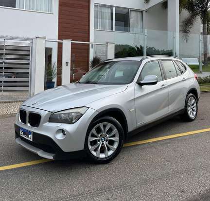 BMW-X1-2011