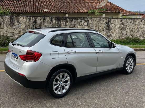 BMW-X1-2.0 16V GASOLINA SDRIVE18I 4P AUTOMÁTICO BMW-X1-2011