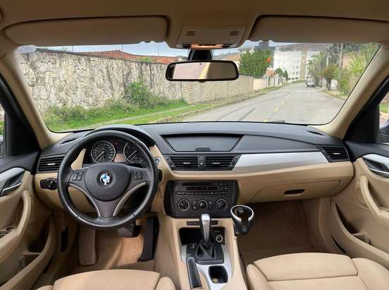 BMW-X1-2011