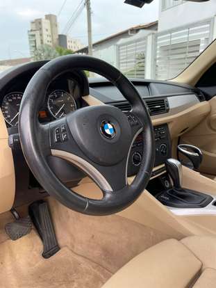 BMW-X1-2011