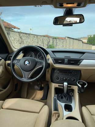BMW-X1-2011