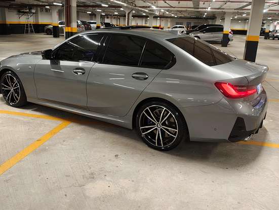BMW-320i-2024