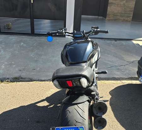 DUCATI-DIAVEL DARK-2015