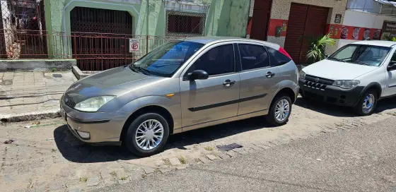 FORD FOCUS 1.6 GLX 8V GASOLINA 4P MANUAL
