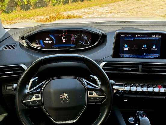 PEUGEOT-3008-2020