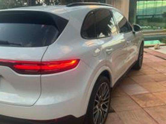 PORSCHE-CAYENNE-2022