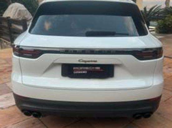 PORSCHE-CAYENNE-2022
