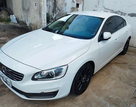 VOLVO-S60-2.0 T5 KINETIC 16V TURBO GASOLINA 4P AUTOMÁTICO VOLVO-S60-2015