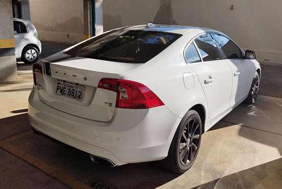 VOLVO-S60-2.0 T5 KINETIC 16V TURBO GASOLINA 4P AUTOMÁTICO VOLVO-S60-2015