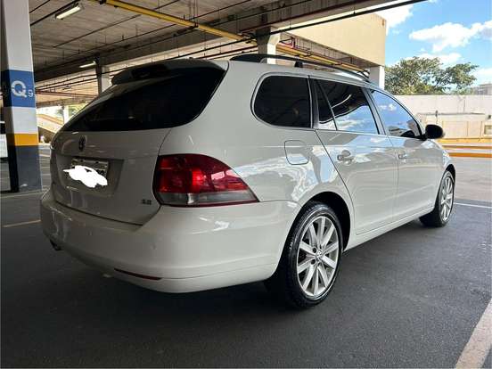 VOLKSWAGEN-JETTA-2011