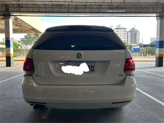 VOLKSWAGEN-JETTA-2011