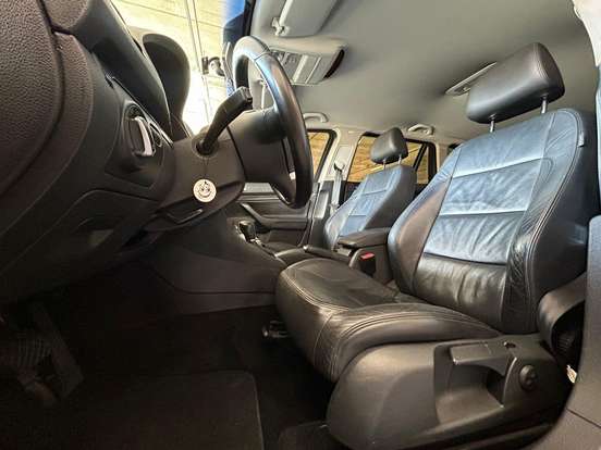 VOLKSWAGEN-JETTA-2011
