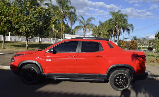 FIAT TORO 2.0 16V TURBO DIESEL ULTRA 4WD AT9