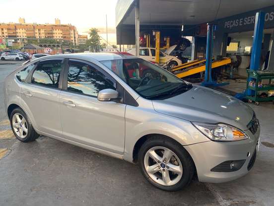 FORD-FOCUS-2012
