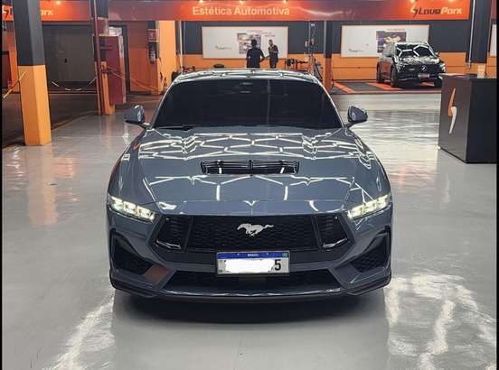 FORD-MUSTANG-2024