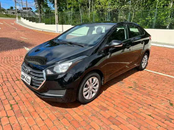 HYUNDAI HB20S 1.0 COMFORT PLUS 12V FLEX 4P MANUAL
