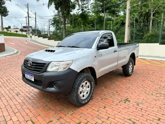 TOYOTA HILUX 3.0 SR 4X4 CS 16V TURBO INTERCOOLER DIESEL 2P MANUAL TOYOTA HILUX 3.0 SR 4X4 CS 16V TURBO INTERCOOLER DIESEL 2P MANUAL