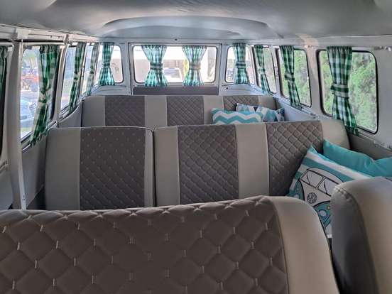 VOLKSWAGEN-KOMBI-1983