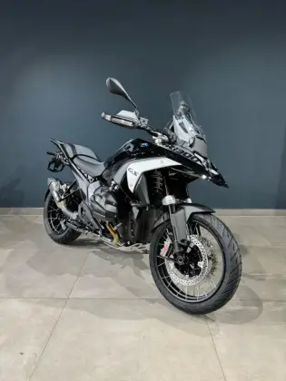 BMW R 1300 GS TRIPLE BLACK 