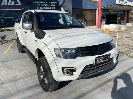 MITSUBISHI L200 TRITON 3.2 HPE 4X4 CD 16V TURBO INTERCOOLER DIESEL 4P AUTOMÁTICO