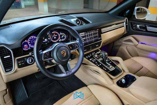 PORSCHE-CAYENNE-2023